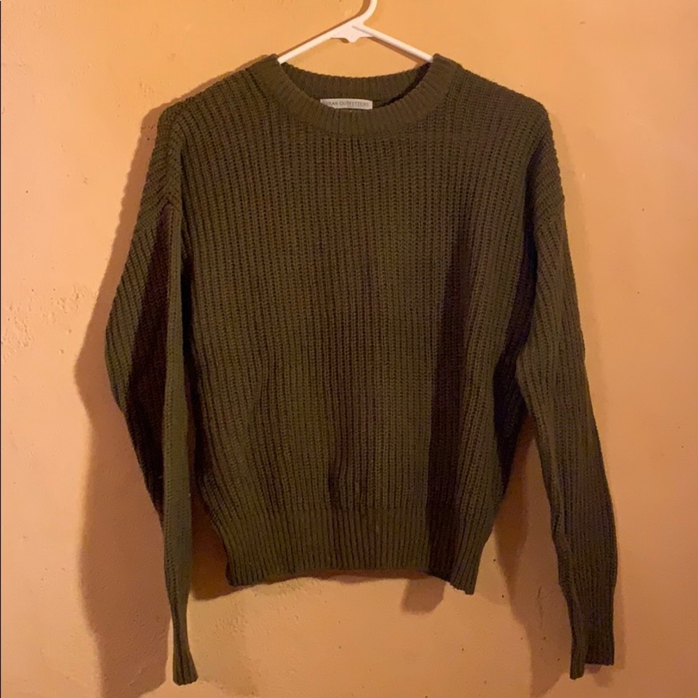 Green crew neck sweater